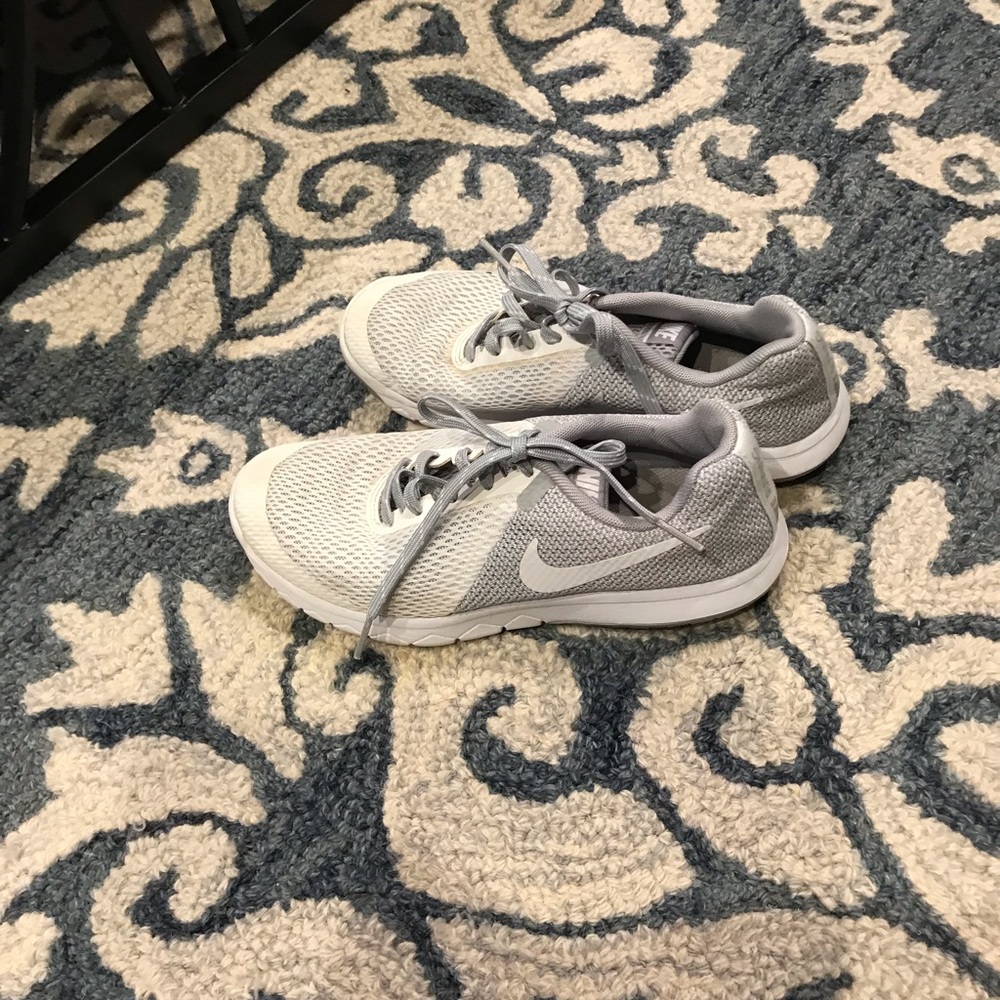 Nike flex experience running shoes